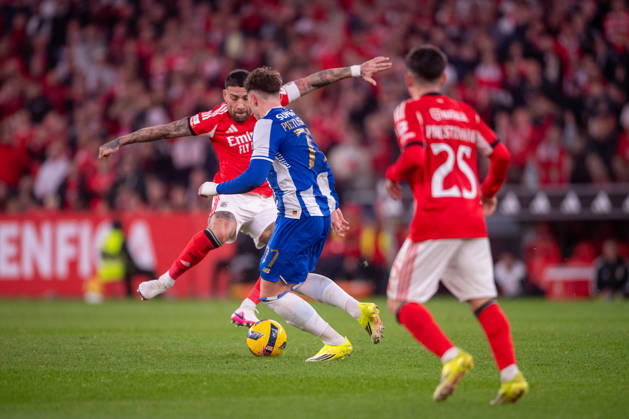 March 8, 2026, Lisboa, Lisboa, Portugal: LISBOA, PORTUGAL - MARCH 08: OSKAR PIETUSZEWSKI from FC Porto is seen on action during the Liga Portugal Betclic 2025 26 League match between SL Benfica and FC Porto, at Estadio do Lisboa e Benfica on March 08, 2026 in Lisboa, Portugal Lisboa Portugal - ZUMAl192 20260308_zsp_l192_038 Copyright: xMiguelxLemosx