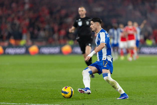 March 8, 2026, Lisbon, Lisbon, Portugal: Porto forward from Spain BORJA SAINZ (17) in action during the game for Liga Portugal Betclic between Benfica and Porto at Estadio da Luz Lisbon Portugal - ZUMAs359 20260308_zsp_s359_176 Copyright: xAlexandrexdexSousax