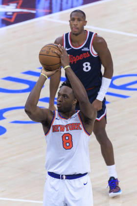 March 9, 2026, Inglewood, California, USA: OG Anunoby 8 of the New York Knicks at the free throw line as Kris Dunn 8 of the Los Angeles Clippers observes during their regular season NBA, Basketball Herren, USA game on Monday March 9, 2026 at Intuit Dome in Inglewood, California. Clippers defeat Knicks, 126-118. ARIANA RUIZ PI Clippers Vs. Knicks - ZUMAp124 20260309_zaa_p124_067 Copyright: xArianaxRuizx