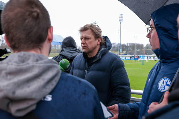 11 03 2026 Football training of FC Schalke 04 Media round with Director of Professional Football Youri Mulder FC Schalke 04 Gelsenkirchen Training ground FC Schalke 04 NRW Germany xRHR PHOTO YYx Copyright: RHR-FOTOx RHR-FOTO YY