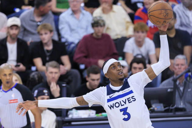 March 11, 2026, Inglewood, California, USA: Jaden McDaniels 3 of the Minnesota Timberwolves receives the ball during their regular season NBA, Basketball Herren, USA game against the Los Angeles Clippers on Wednesday March 11, 2026 at Intuit Dome in Inglewood, California. Clippers defeat Timberwolves, 153-128. ARIANA RUIZ PI Inglewood USA - ZUMAp124 20260311_zaa_p124_086 Copyright: xArianaxRuizx