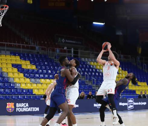 March 13, 2026, Sabadell, Barcelona, Spain: Barcelona Spain 13.03.2026 Youssoupha Fall( FC Barcelona, Barca ,Elijah Bryant (Hapoel Ibi Tel Aviv) and Dan Oturu (Hapoel Ibi Tel Aviv) battle for the ball during the Basketball Euroleague match between FC Barcelona and Hapoel Ibi Tel Aviv at Palau Blaugrana on13 March 2026 in Barcelona. Basketball Euroleague: FC Barcelona 75-80 Hapoel Ibi Tel Aviv - ZUMAu50_ 20260313_zsp_u50_009 Copyright: xXavixUrgelesx