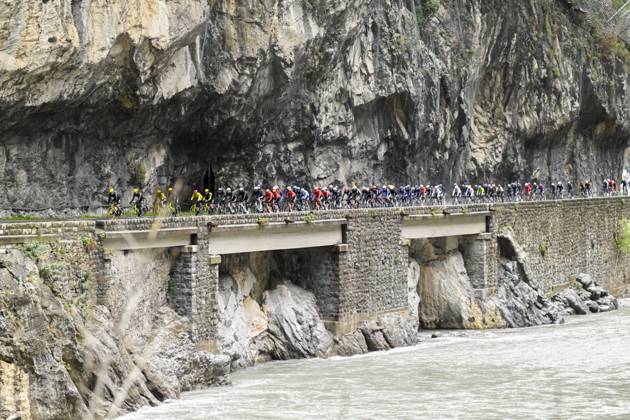 Paris Nice 2026 Stage 7 AURON, FRANCE - MARCH 14 : Illustration picture of the peloton during stage 7 of the 84th edition of Paris - Nice an UCI World Tour 2.UWT cycling road race stage for Men Elite of 138.7 km with start in Nice and finish in Auron on March 14, 2026 in Auron, France, 14 03 2026 ( Motordriver Guy De Vuyst - Auron France  Copyright: xNicoxVereeckenx