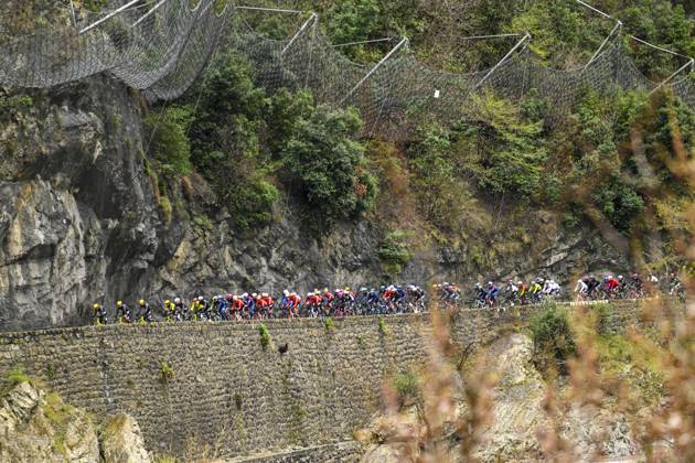 Paris Nice 2026 Stage 7 AURON, FRANCE - MARCH 14 : Illustration picture of the peloton during stage 7 of the 84th edition of Paris - Nice an UCI World Tour 2.UWT cycling road race stage for Men Elite of 138.7 km with start in Nice and finish in Auron on March 14, 2026 in Auron, France, 14 03 2026 ( Motordriver Guy De Vuyst - Auron France  Copyright: xNicoxVereeckenx