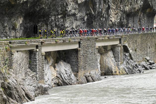 Paris Nice 2026 Stage 7 AURON, FRANCE - MARCH 14 : Illustration picture of the peloton during stage 7 of the 84th edition of Paris - Nice an UCI World Tour 2.UWT cycling road race stage for Men Elite of 138.7 km with start in Nice and finish in Auron on March 14, 2026 in Auron, France, 14 03 2026 ( Motordriver Guy De Vuyst - Auron France  Copyright: xNicoxVereeckenx