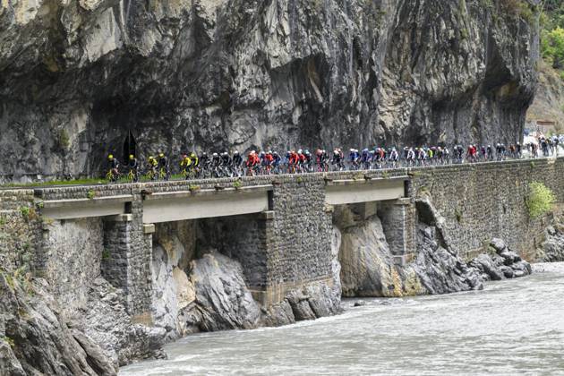 Paris Nice 2026 Stage 7 AURON, FRANCE - MARCH 14 : Illustration picture of the peloton during stage 7 of the 84th edition of Paris - Nice an UCI World Tour 2.UWT cycling road race stage for Men Elite of 138.7 km with start in Nice and finish in Auron on March 14, 2026 in Auron, France, 14 03 2026 ( Motordriver Guy De Vuyst - Auron France  Copyright: xNicoxVereeckenx