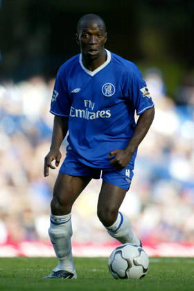 Chelsea V Tottenham Hotspur, Premier League Claude Makelele of Chelsea on the ball during the Premier League match between Chelsea and Tottenham Hotspur at Stamford Bridge on September 13, 2003 in London, England. London Stamford Bridge England United Kingdom Copyright: xAllstarxPicturexLibraryxLtdx