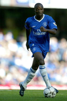 Chelsea V Tottenham Hotspur, Premier League Claude Makelele of Chelsea on the ball during the Premier League match between Chelsea and Tottenham Hotspur at Stamford Bridge on September 13, 2003 in London, England. London Stamford Bridge England United Kingdom Copyright: xAllstarxPicturexLibraryxLtdx