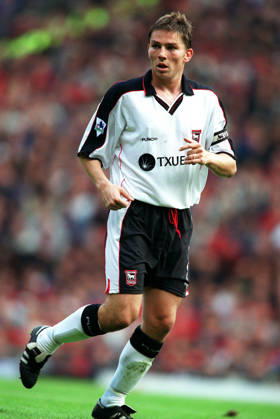 Manchester United, ManU v Ipswich Town, Premier League Matt Holland of Ipswich Town running during the Premier League match between Manchester United and Ipswich Town at Old Trafford on September 22, 2001 in Manchester, England . Manchester Old Trafford England United Kingdom Copyright: xAllstarxPicturexLibraryxLtdx