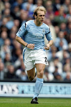 Manchester City V Arsenal, Premier League Paul Bosvelt of Manchester City running during the Premier League match between Manchester City and Arsenal at City Of Manchester Stadium on September 25, 2004 in Manchester, England. Manchester City Of Manchester Stadium England United Kingdom Copyright: xAllstarxPicturexLibraryxLtdx