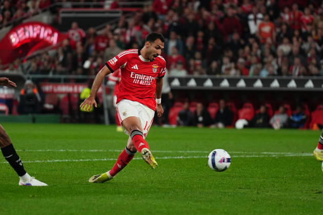 Liga Portugal Betclic - SL Benfica v Vitoria SC Vangelis Pavlidis of SL Benfica remata para golo durante a partida entre o SL Benfica e o Vitoria SC, a contar para a Liga Portugal Betclic no Estadio do Lisboa e Benfica - Marco 21, 2025 - Lisboa, Portugal. (Foto: Joao Alvarinhas - Avant Sports) Lisboa Estadio do Sport Lisboa e Benfica Portugal Copyright: xJoaoxAlvarinhasx-xAvantxSportsx