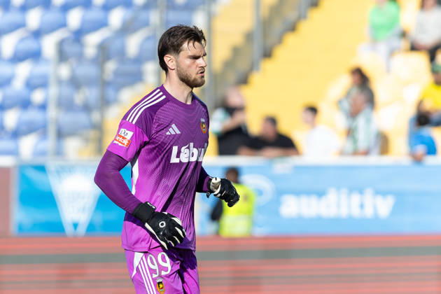 March 22, 2026, Estoril, Lisbon, Portugal: Rio Ave goalkeeper from The Netherlands ENNIO VAN DER GOUW (99) in action during the game for Liga Portugal Betclic between Estoril Praia and Rio Ave at Estadio Antonio Coimbra da Mota Soccer 2026: Estoril Praia 1:2 Rio Ave - ZUMAs359 20260322_zsp_s359_166 Copyright: xAlexandrexdexSousax