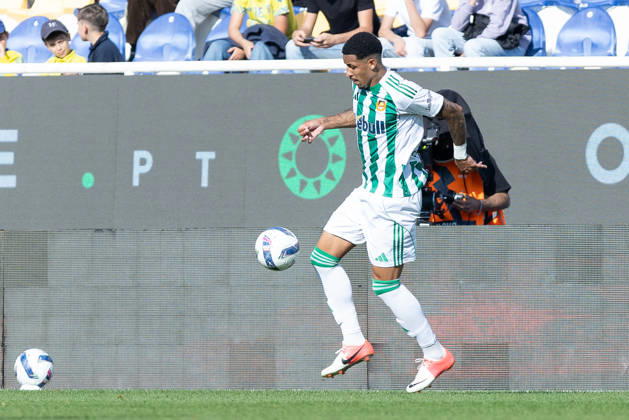 March 22, 2026, Estoril, Lisbon, Portugal: Rio Ave forward from Brazil DIOGO BEZERRA (7) in action during the game for Liga Portugal Betclic between Estoril Praia and Rio Ave at Estadio Antonio Coimbra da Mota Estoril Portugal - ZUMAs359 20260322_zsp_s359_094 Copyright: xAlexandrexdexSousax