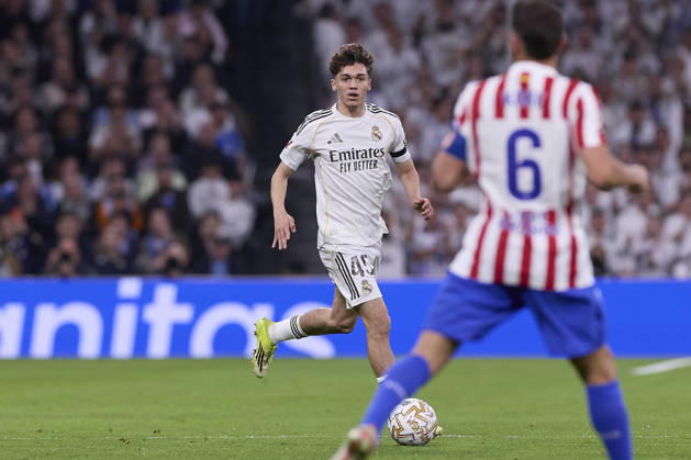 Real Madrid CF Vs Atletico Madrid in Spain - 22 Mar 2026 Thiago Pitarch of Real Madrid CF seen in action during the LaLiga EA Sports 2025 2026 week 29 football match between Real Madrid CF and Atletico Madrid at Santiago Bernabeu stadium. Final score: Real Madrid CF 3:2 Atletico Madrid. Madrid Spain Copyright: xFedericoxTitonex xSOPAxImagesx FTITONE_004