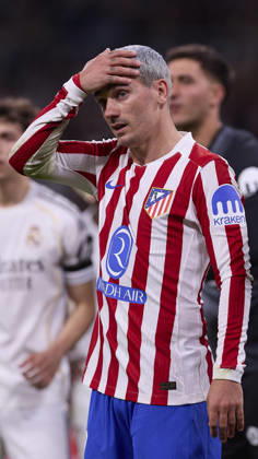 Real Madrid CF Vs Atletico Madrid in Spain - 22 Mar 2026 Antoine Griezmann of Atletico Madrid seen in action during the LaLiga EA Sports 2025 2026 week 29 football match between Real Madrid CF and Atletico Madrid at Santiago Bernabeu stadium. Final score: Real Madrid CF 3:2 Atletico Madrid. Madrid Spain Copyright: xFedericoxTitonex xSOPAxImagesx FTITONE_016