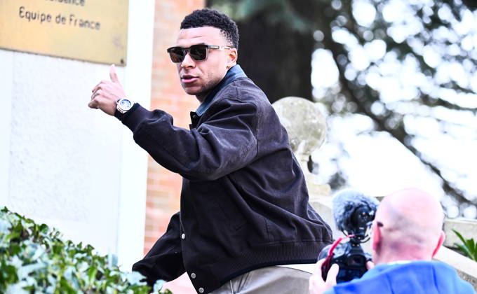 FOOTBALL : ARRIVEE DES BLEUS Baptiste AUTISSIER MAXPPP - Clairefontaine 23 03 2026 Baptiste AUTISSIER Maxppp Paris ; 23 03 2026 ; Kylian Mbappe lors de l arrivee des joueurs de lequipe de France de football a Clairefontaine le 23 Mars 2026. Clairefontaine Clairefontaine Ile de France France Copyright: xMAXPPPxBaptistexAUTISSIERx BAU202603234635 BAU202603234641