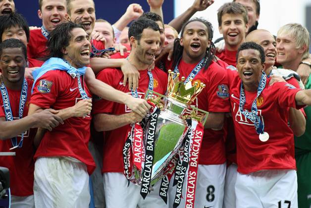 Wigan Athletic V Manchester United, ManU Premier League Carlos Tevez of Manchester United, Ryan Giggs of Manchester United, Anderson of Manchester United and Luis Nani of Manchester United celebrate with the Premier League Trophy after the Premier League match between Wigan Athletic and Manchester United at JJB Stadium on May 11, 2008 in Wigan, England. Wigan Jjb Stadium England United Kingdom Copyright: xAllstarxPicturexLibraryxLtdx