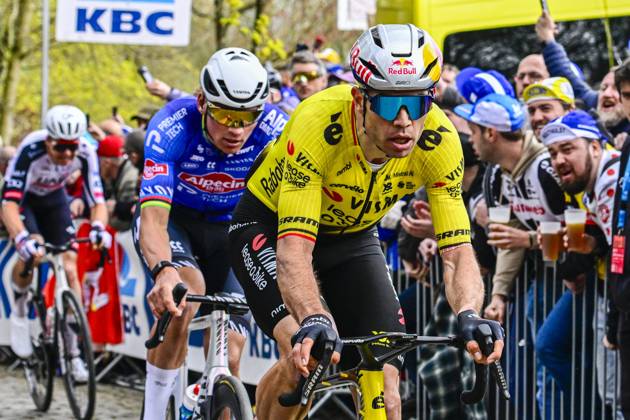 In Flanders Fields From Middelkerke to Wevelgem 2026 Cycling Race WEVELGEM, BELGIUM - MARCH 29 : VAN DER POEL Mathieu of Alpecin Premier Tech and VAN AERT Wout of Team Visma Lease a Bike in action during the 88th edition of In Flanders Fields From Middelkerke to Wevelgem an UCI World Tour 1.UWT one day cycling road race for Men Elite of 240 km with start in Middelkerke and finish in Wevelgem on March 29, 2026 in Wevelgem, Belgium, 29 03 2026 ( Motordriver Guy De Vuyst - Wevelgem Belgium Copyright: xJanxDexMeuleneirx