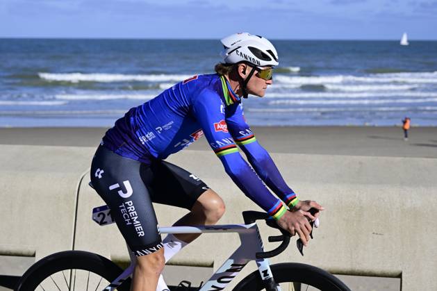 In Flanders Fields From Middelkerke to Wevelgem 2026 Cycling Race WEVELGEM, BELGIUM - MARCH 29 : Van Der Poel Mathieu (NED) of Alpecin Premier Tech during the 88th edition of In Flanders Fields From Middelkerke to Wevelgem an UCI World Tour 1.UWT one day cycling road race for Men Elite of 240 km with start in Middelkerke and finish in Wevelgem on March 29, 2026 in Wevelgem, Belgium, 29 03 2026 ( Motordriver Guy De Vuyst - Wevelgem Belgium Copyright: xJanxDexMeuleneirx