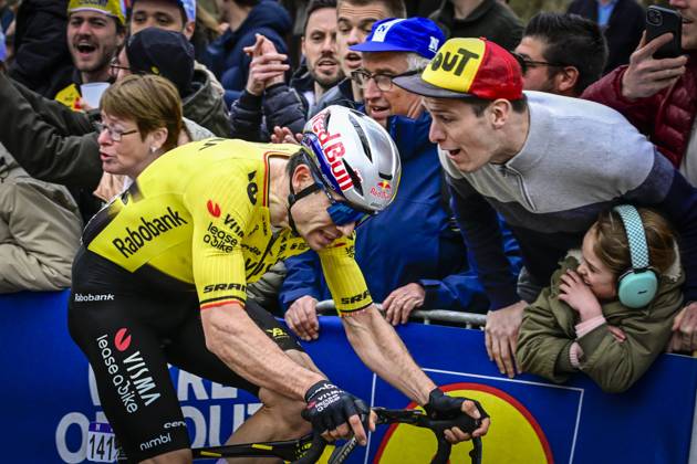 In Flanders Fields From Middelkerke to Wevelgem 2026 Cycling Race WEVELGEM, BELGIUM - MARCH 29 : Van Aert Wout (BEL) of Team Visma Lease a Bike during the 88th edition of In Flanders Fields From Middelkerke to Wevelgem an UCI World Tour 1.UWT one day cycling road race for Men Elite of 240 km with start in Middelkerke and finish in Wevelgem on March 29, 2026 in Wevelgem, Belgium, 29 03 2026 ( Motordriver Guy De Vuyst - Wevelgem Belgium Copyright: xJanxDexMeuleneirx