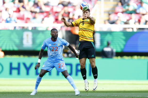 RD Congo v Jamaica - 2026 FIFA World Cup, WM, Weltmeisterschaft, Fussball Qualifying ZAPOPAN, MEXICO - MARCH 31: Chancel Mbemba (L) of RD Congo fights for the ball with Bailey Cadamarteri (R) of Jamaica during a World Cup 2026 playoff qualifying football match between RD Congo and Jamaica, at the Guadalajara Stadium in Zapopan, Mexico on March 31, 2026. Stringer Anadolu Zapopan Mexico. Editorial use only. Please get in touch for any other usage.  Copyright: x2026xAnadoluxStringerx