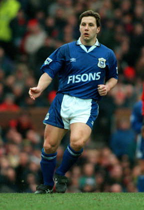 Manchester United, ManU V Ipswich Town, Premier League Geraint Williams of Ipswich Town running during the Premier League match between Manchester United and Ipswich Town at Old Trafford on March 4, 1995 in Manchester, England. Manchester Old Trafford England United Kingdom Copyright: xAllstarxPicturexLibraryxLtdx