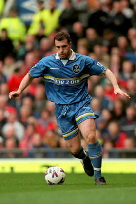 Manchester United, ManU V Everton, Premier League David Unsworth of Everton on the ball during the Premier League match between Manchester United and Everton at Old Trafford on March 21, 1999 in Manchester, England. Manchester Old Trafford England United Kingdom Copyright: xAllstarxPicturexLibraryxLtdx