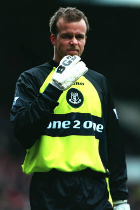 Manchester United, ManU V Everton, Premier League Thomas Myhre of Everton in action during the Premier League match between Manchester United and Everton at Old Trafford on March 21, 1999 in Manchester, England. Manchester Old Trafford England United Kingdom Copyright: xAllstarxPicturexLibraryxLtdx
