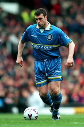 Manchester United, ManU V Everton, Premier League David Unsworth of Everton on the ball during the Premier League match between Manchester United and Everton at Old Trafford on March 21, 1999 in Manchester, England. Manchester Old Trafford England United Kingdom Copyright: xAllstarxPicturexLibraryxLtdx