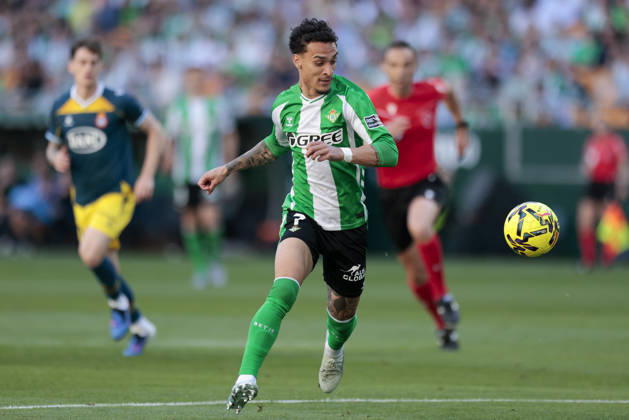 Real Betis Balompie v RCD Espanyol de Barcelona - LaLiga EA Sports Antony Matheus dos Santos of Real Betis runs with the ball during the La Liga EA Sports match between Real Betis and RCD Espanyol de Barcelona at La Cartuja Stadium in Seville, Spain, on April 4, 2026. Seville Spain Copyright: xJosexLuisxContrerasx originalFilename:joseluiscontreras-realbeti260404_npjcV