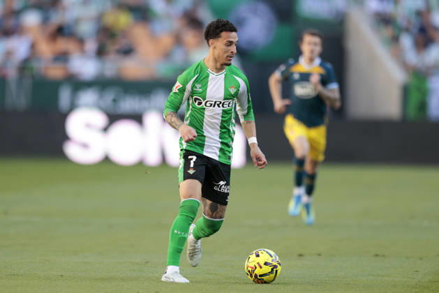 Real Betis Balompie v RCD Espanyol de Barcelona - LaLiga EA Sports Antony Matheus dos Santos of Real Betis runs with the ball during the La Liga EA Sports match between Real Betis and RCD Espanyol de Barcelona at La Cartuja Stadium in Seville, Spain, on April 4, 2026. Seville Spain Copyright: xJosexLuisxContrerasx originalFilename:joseluiscontreras-realbeti260404_npoX1