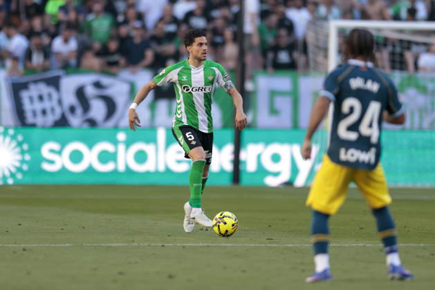 Real Betis Balompie v RCD Espanyol de Barcelona - LaLiga EA Sports Marc Bartra of Real Betis runs with the ball during the La Liga EA Sports match between Real Betis and RCD Espanyol de Barcelona at La Cartuja Stadium in Seville, Spain, on April 4, 2026. Seville Spain Copyright: xJosexLuisxContrerasx originalFilename:joseluiscontreras-realbeti260404_npIwd