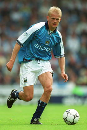 Manchester City V Coventry City, Premier League Alfie-Inge Haaland of Manchester City on the ball during the Premier League match between Manchester City and Coventry City at Maine Road on August 26, 2000 in Manchester, England. Manchester Maine Road England United Kingdom Copyright: xAllstarxPicturexLibraryxLtdx