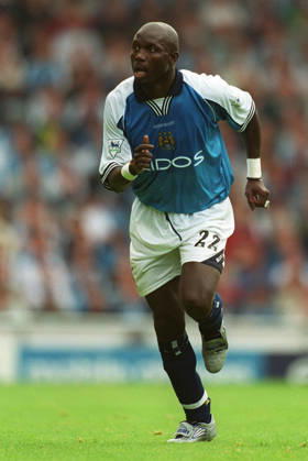 Manchester City V Coventry City, Premier League George Weah of Manchester City running during the Premier League match between Manchester City and Coventry City at Maine Road on August 26, 2000 in Manchester, England. Manchester Maine Road England United Kingdom Copyright: xAllstarxPicturexLibraryxLtdx