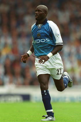 Manchester City V Coventry City, Premier League George Weah of Manchester City running during the Premier League match between Manchester City and Coventry City at Maine Road on August 26, 2000 in Manchester, England. Manchester Maine Road England United Kingdom Copyright: xAllstarxPicturexLibraryxLtdx