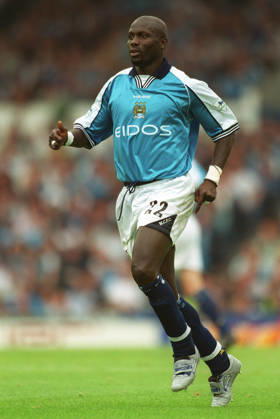 Manchester City V Coventry City, Premier League George Weah of Manchester City running during the Premier League match between Manchester City and Coventry City at Maine Road on August 26, 2000 in Manchester, England. Manchester Maine Road England United Kingdom Copyright: xAllstarxPicturexLibraryxLtdx
