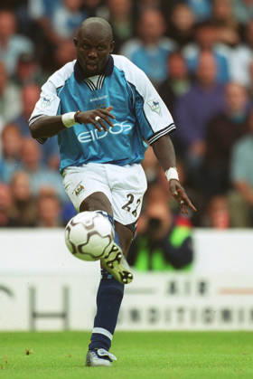 Manchester City V Coventry City, Premier League George Weah of Manchester City kicking during the Premier League match between Manchester City and Coventry City at Maine Road on August 26, 2000 in Manchester, England. Manchester Maine Road England United Kingdom Copyright: xAllstarxPicturexLibraryxLtdx