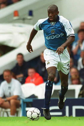 Manchester City V Coventry City, Premier League Paulo Wanchope of Manchester City on the ball during the Premier League match between Manchester City and Coventry City at Maine Road on August 26, 2000 in Manchester, England. Manchester Maine Road England United Kingdom Copyright: xAllstarxPicturexLibraryxLtdx