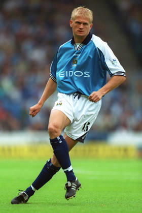 Manchester City V Coventry City, Premier League Alfie-Inge Haaland of Manchester City kicking during the Premier League match between Manchester City and Coventry City at Maine Road on August 26, 2000 in Manchester, England. Manchester Maine Road England United Kingdom Copyright: xAllstarxPicturexLibraryxLtdx