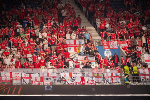 FC Porto v Nottingham Forest FC - UEFA Europa League 2025 26 Quarter-Final First Leg Nottingham Forest fans show their support for the team during the UEFA Europa League 2025 26 Quarter-Final Leg One match between FC Porto and Nottingham Forest FC at Estadio do Dragao in Porto, Portugal, on April 9, 2026. Porto Porto Portugal Copyright: xMiguelxLemosx originalFilename:lemos-fcportox260409_npAe6