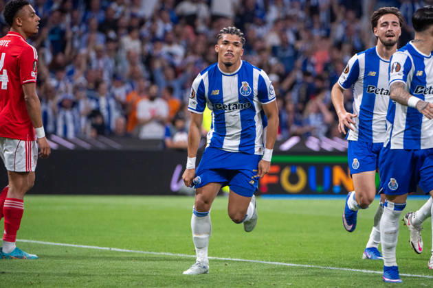FC Porto v Nottingham Forest FC - UEFA Europa League 2025 26 Quarter-Final First Leg William Gomes from FC Porto celebrates his goal during the UEFA Europa League 2025 26 Quarter-Final Leg One match between FC Porto and Nottingham Forest FC at Estadio do Dragao in Porto, Portugal, on April 9, 2026. Porto Porto Portugal Copyright: xMiguelxLemosx originalFilename:lemos-fcportox260409_npcJO