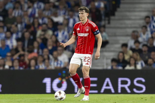 FC Porto v Nottingham Forest FC - UEFA Europa League 2025 26 Quarter-Final First Leg Ryan Yates participates in the UEFA Europa League 2025 26 quarter-finals first leg match between FC Porto and Nottingham Forest at the Estadio do Dragao in Porto, Portugal, on April 9, 2026. Braga Porto Portugal Copyright: xDiegoxMaranhaox originalFilename:maranhao-fcportov260409_nptMa