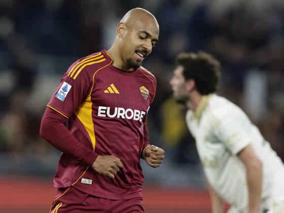CALCIO - Serie A - AS Roma vs Pisa SC Roma s Dutch midfielder Donyell Malen celebrates after scoring a goal of 2-0 during the Serie A football match between AS Roma vs Pisa at the Olimpico Stadium in Rome, Italy on April 10, 2026. Rome Italy Copyright: xIPAxSport ABACAx