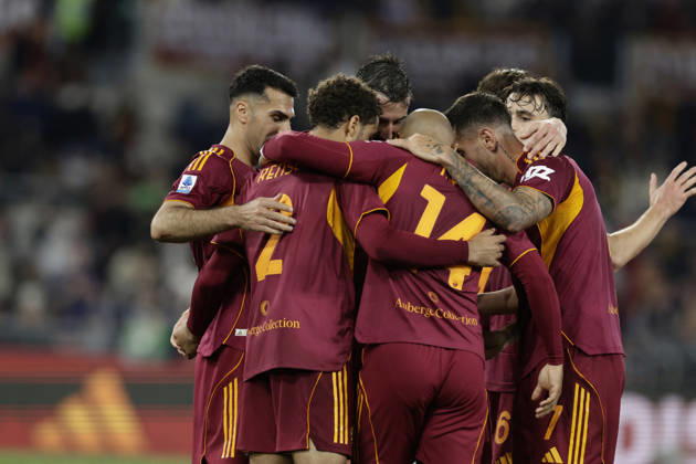 CALCIO - Serie A - AS Roma vs Pisa SC Roma s Dutch midfielder Donyell Malen celebrates after scoring a goal of 2-0 during the Serie A football match between AS Roma vs Pisa at the Olimpico Stadium in Rome, Italy on April 10, 2026. Rome Italy Copyright: xIPAxSport ABACAx