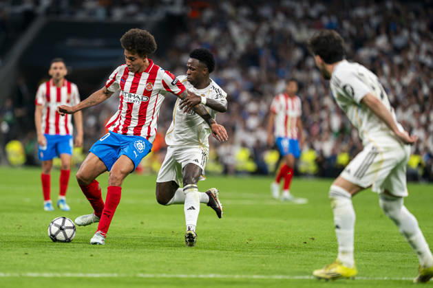 REAL MADRID CF v GIRONA. LA LIGA 2025 2026. ROUND 31. REAL MADRID CF v GIRONA FC. LA LIGA 2025 2026. ROUND 31. Real Madrid CFÂ s Vinicius Junior (r) and Girona FCÂ s Witsel (l) during La Liga match. April 10, 2026 (ALTERPHOTOS Tomas Garrido) MadridSpain Copyright: xTomasxGarridox