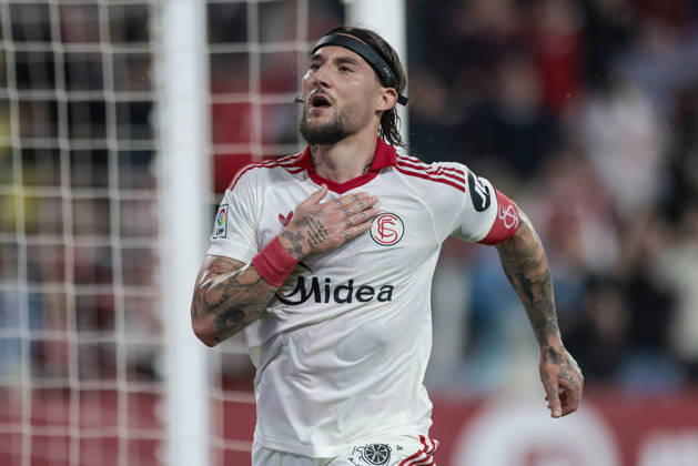Sevilla FC v Atletico de Madrid - LaLiga EA Sports Nemanja Gudelj of Sevilla FC celebrates a goal during the La Liga EA Sports match between Sevilla FC and Atletico de Madrid at Ramon Sanchez Pizjuan in Seville, Spain, on April 11, 2026. Seville Spain Copyright: xJosexLuisxContrerasx originalFilename:joseluiscontreras-sevillaf260411_npro5