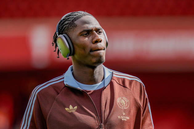 Premier League: Nottingham Forest v Aston Villa Amadou Onana of Aston Villa inspects the pitch prior to kick off during the Premier League match Nottingham Forest vs Aston Villa at City Ground, Nottingham, United Kingdom on 12 April 2026 (Photo by Maynard Manyowa News Images) Nottingham City Ground Nottinghamshire United Kingdom Copyright: xMaynardxManyowa NewsxImagesx