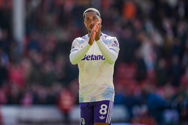 Premier League: Nottingham Forest v Aston Villa Youri Tielemans of Aston Villa applauds the fans after the final whistle during the Premier League match Nottingham Forest vs Aston Villa at City Ground, Nottingham, United Kingdom on 12 April 2026 (Photo by Maynard Manyowa News Images) Nottingham City Ground Nottinghamshire United Kingdom Copyright: xMaynardxManyowa NewsxImagesx
