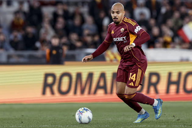 CALCIO - Serie A - AS Roma vs Pisa SC Roma s Dutch midfielder Donyell Malen controls the ball during the Serie A football match between AS Roma vs Pisa at the Olimpico Stadium in Rome, Italy on April 10, 2026. Rome Italy Copyright: xIPAxSport ABACAx