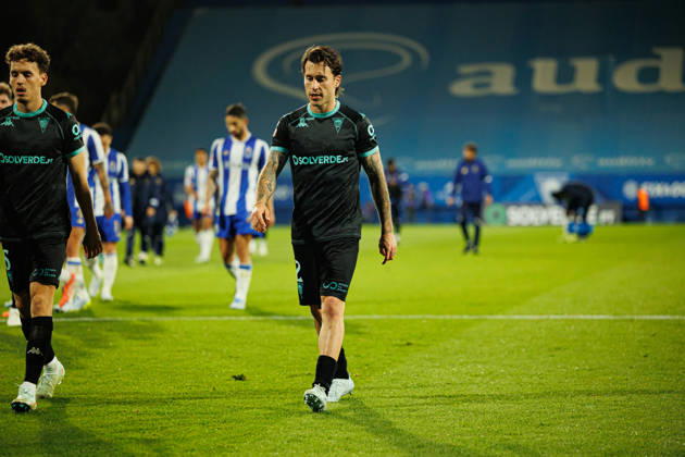 Ricard Sanchez seen during Liga Portugal game between teams of GD Estoril Praia and FC Porto at Estadio Antonio Coimbra da Mota (Luis Loureiro Ball Raw Images) Estoril Estadio Antonio Coimbra da Mota Portugal Copyright: xLuisxLoureirox luisloureiro_estoril_fcporto_2526-11